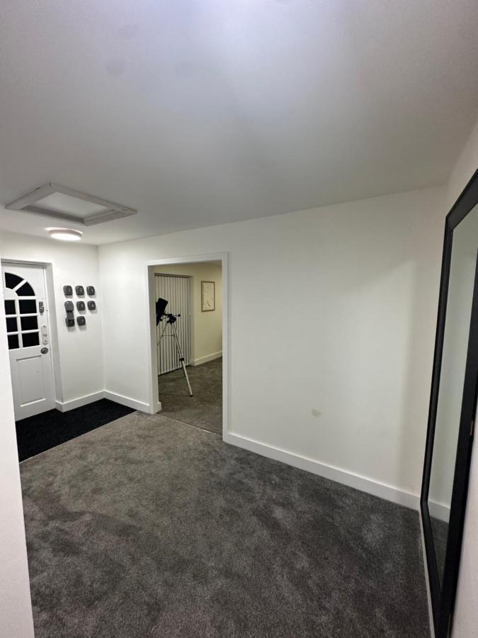 Selborne Studios Off Road Gated Parking Coventry Exterior photo